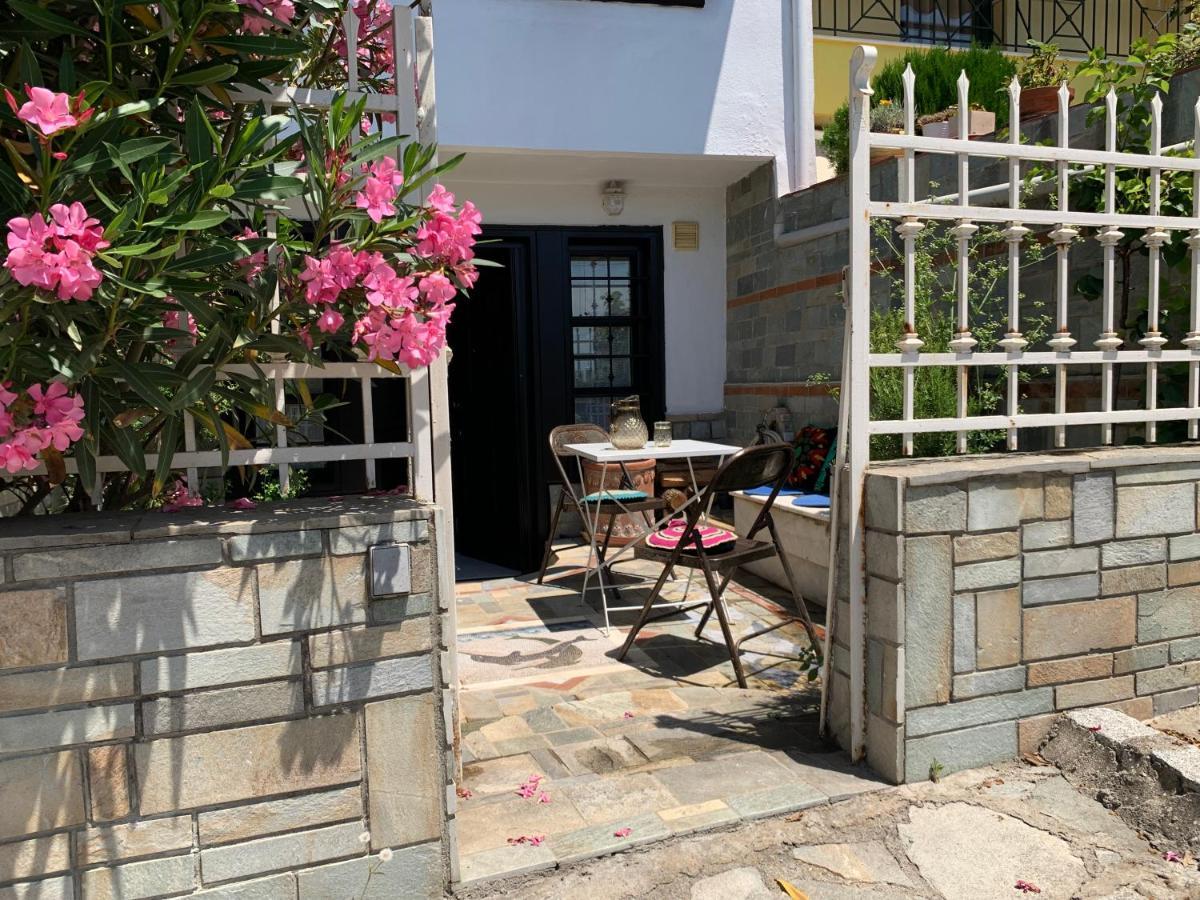 Gemütliches Appartement in Ano Poli Thessaloniki Exterior foto