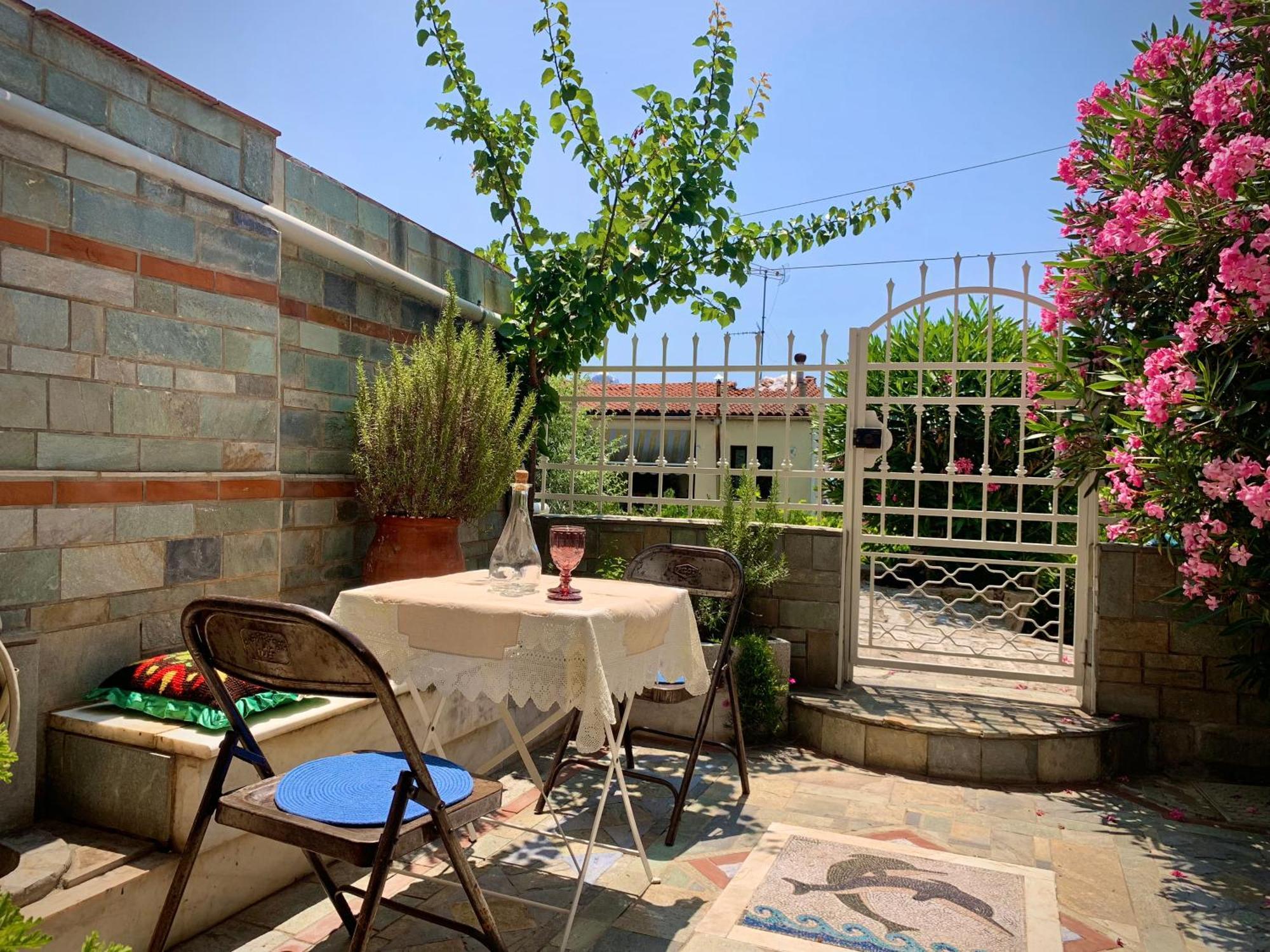 Gemütliches Appartement in Ano Poli Thessaloniki Exterior foto